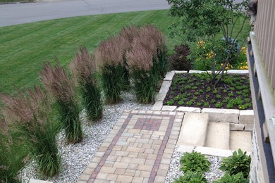 Design ideas for a modern landscaping in Grand Rapids.
