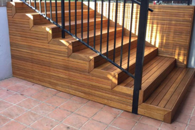 This is an example of a modern deck in Sydney.