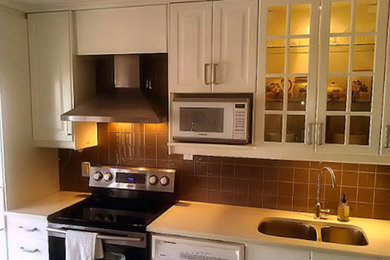 Inspiration for a timeless kitchen remodel in Montreal