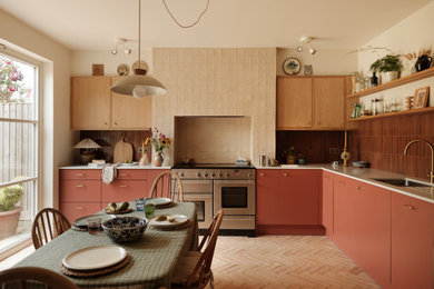 Photo of a contemporary kitchen in Gloucestershire.