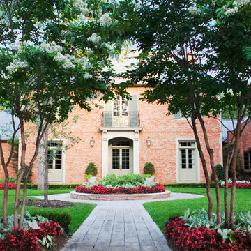 Classic Southern Entry Walk and Garden