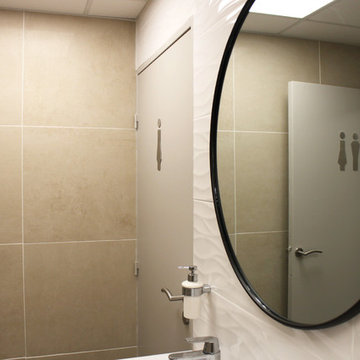 Nouvel accueil : Couloir et toilettes pour entreprise