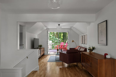 Inspiration for a craftsman living room remodel in Portland