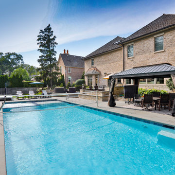 Northbrook, IL Rectilinear Pool with Interior Hot Tub
