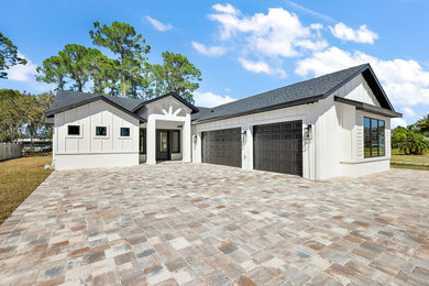 Country garage photo in Orlando