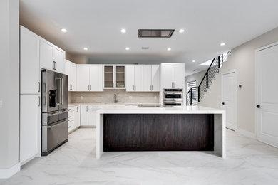 Inspiration for a modern kitchen remodel in Miami
