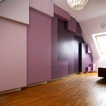 gestaffelter Einbauschrank