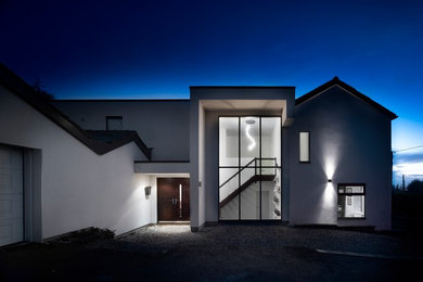 Photo of a contemporary house exterior in Manchester.