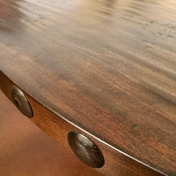 Knotty Alder Wood Round Dining Table