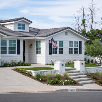 Balanced and Inviting Entry