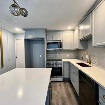 Modern Finished Basement with Full Kitchen in Gladstone