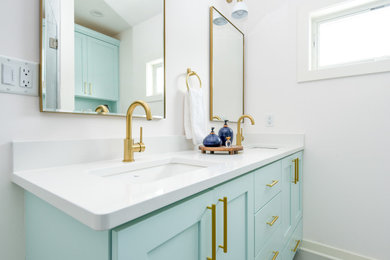 Example of a bathroom design in Minneapolis