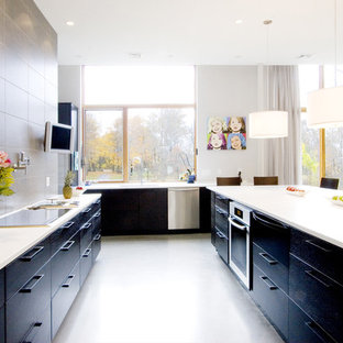 Black Lower And White Upper Cabinets Houzz