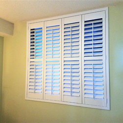 Wellhausen: Interior Hunter Douglas Shutters - Products