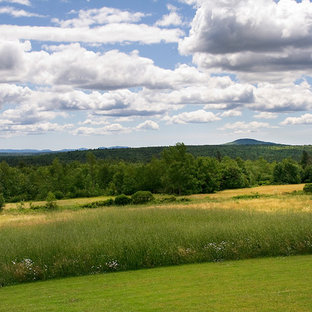 ボストンのトラディショナルスタイルのおしゃれな庭の写真