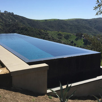 Perimeter Overflow Pool