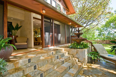 Tropical exterior home idea in Hawaii