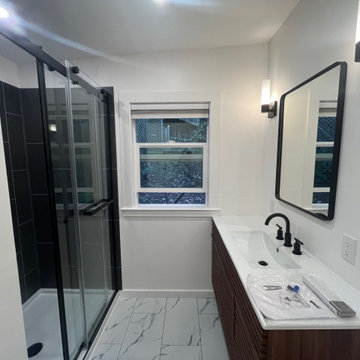 Zayante bathroom