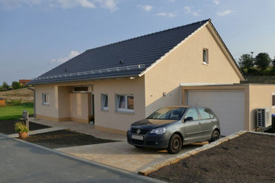 Photo of a contemporary garage in Dresden.