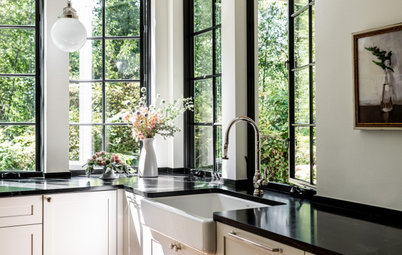 Kitchen of the Week: Superstar Windows Let In Forest Views