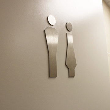 Nouvel accueil : Couloir et toilettes pour entreprise