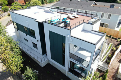 Example of a 1960s deck design in Seattle