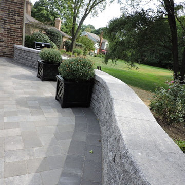EP Henry Pavingstones - Downsized Home bu Upsized Outdoor Living