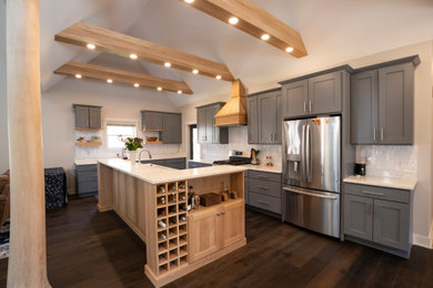 Kitchen photo in Grand Rapids
