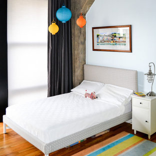 75+ Weiße Baby- und Kinderzimmer mit freigelegten Dachbalken Ideen