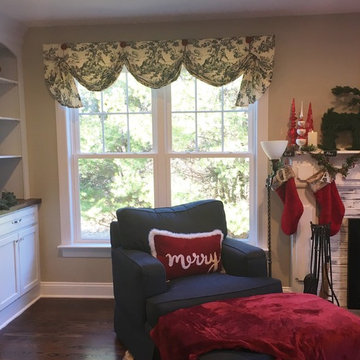 Butterfly Balloon Valance with Contrast Buttons