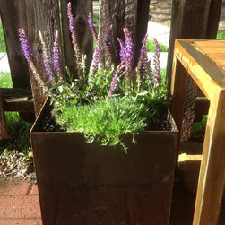 Shachtman Studios - Planter boxes - Outdoor Products
