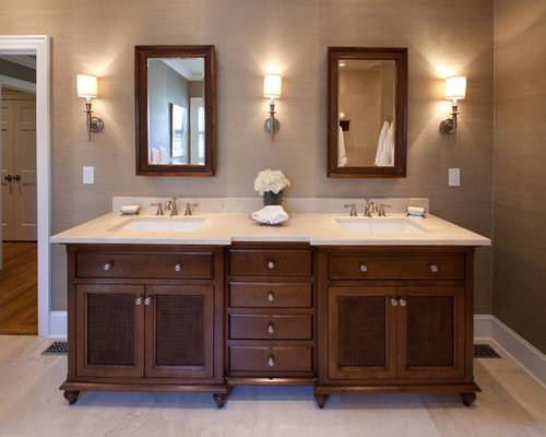 Colonial Style Bathroom Ideas, Designs & Remodel Photos | Houzz