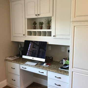 Kitchen with Pinstripe Glaze & Contrasting Island