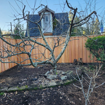 Privacy fence overlapped with clear cedar with metal post