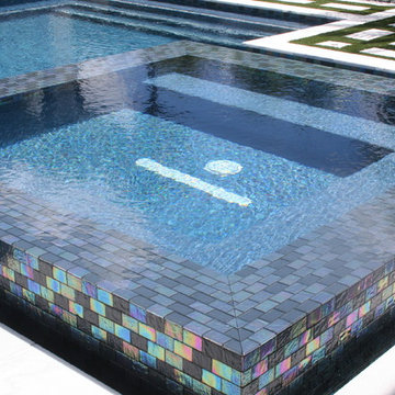 Custom Straight Edge Pool and Wet Edge Spa in Delray Beach, Florida