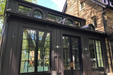 Exterior home photo in Toronto