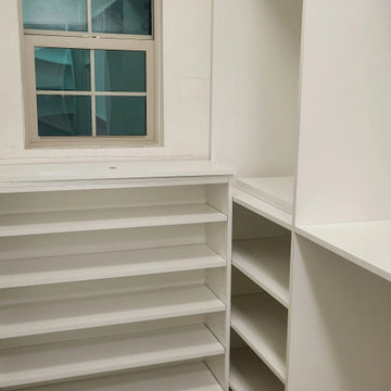 Ladera Walk-In Closet