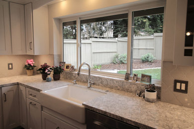 Example of a transitional kitchen design in Sacramento