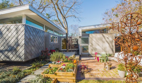Houzz TV: Fun Family Living in 980 Square Feet