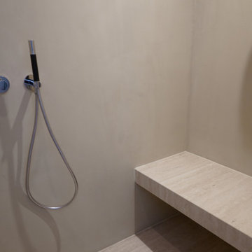 Douche à l’italienne avec assise intégrée