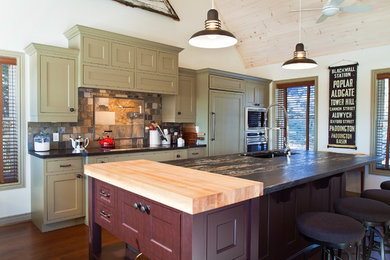 Elegant kitchen photo in Toronto