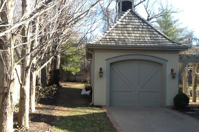 Photo of an eclectic garage in Kansas City.