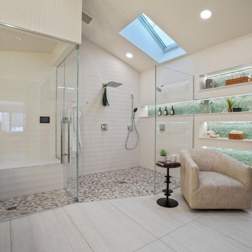 Primary Bath With a Built-in Spa