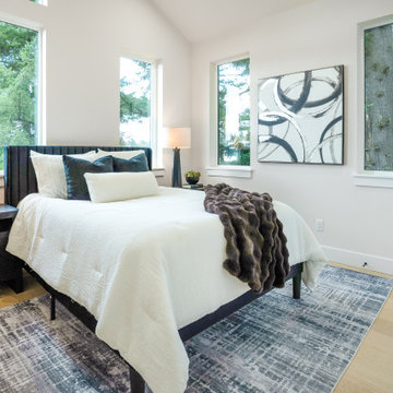 Corner Bedroom with Windows on Two Walls and Treetop Views – Bothell Townhome