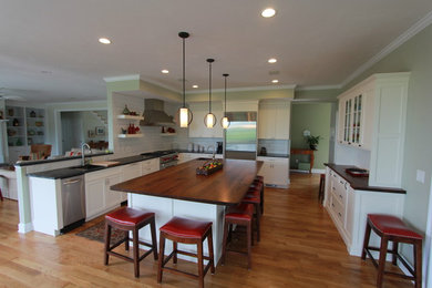 Example of a trendy kitchen design in Boston