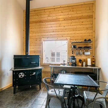 Off-Grid Barn Home Apartment - Canon City, CO