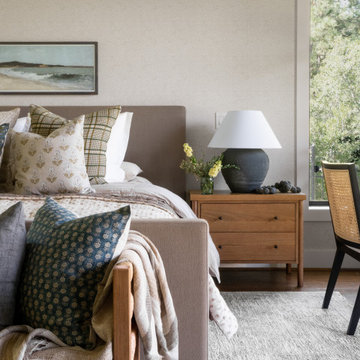 Transitional Hill-Country Primary Bedroom