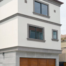Dynamic garage door