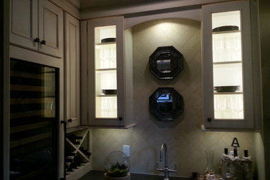 Elegant home bar photo in Detroit
