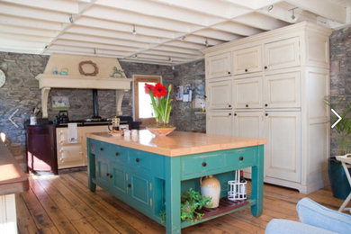 Rustic traditional painted kitchen